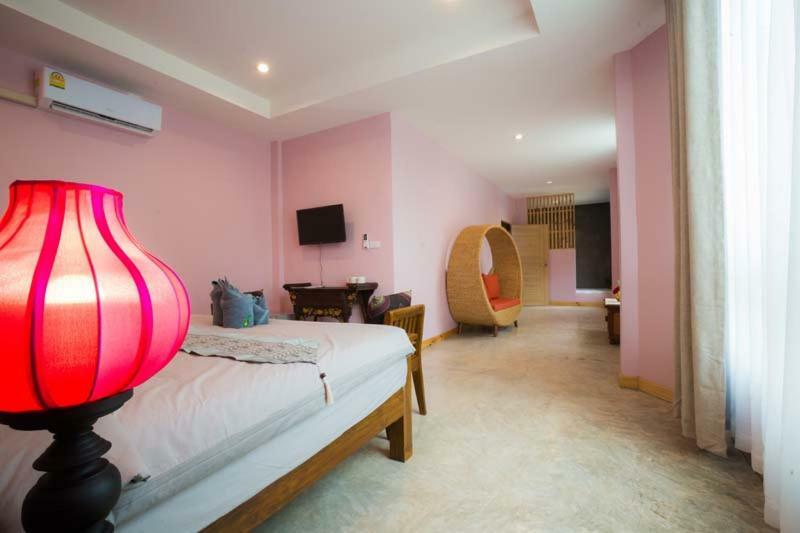 Sriananpura Hotel Chiang Mai Exterior foto